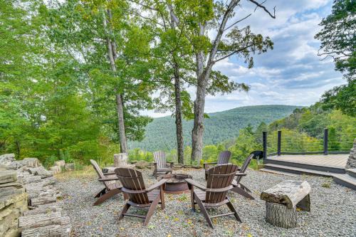 Luxe Cabin Compound 4 Mi to Cameron State Forest!