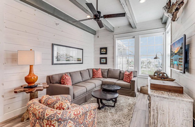 Luxe Condo@Cinnamon Shore w/Gulf Peeks & Access to Countless Amenties!