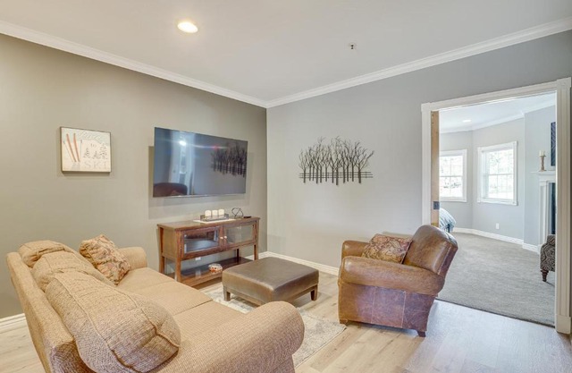 Luxe Midway Condo with Golf Course and Mountain Views!