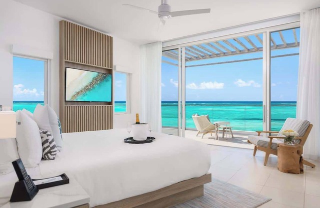Luxe Oceanfront Penthouse | Hot Tub, Daily Cabana