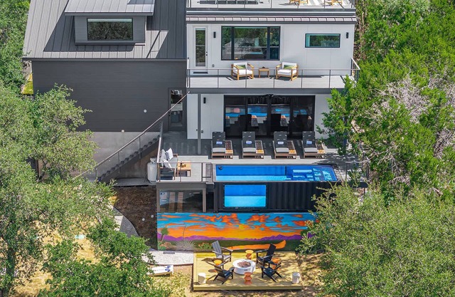 Luxe Pool, Fire Pit, Lake Views - Sundown Social