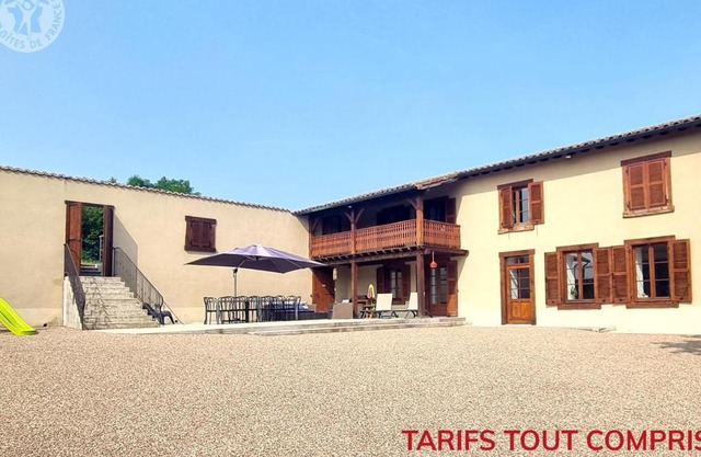 Luxueuse maison avec spa et piscine au cœur des Monts du Forez - FR-1-496-297