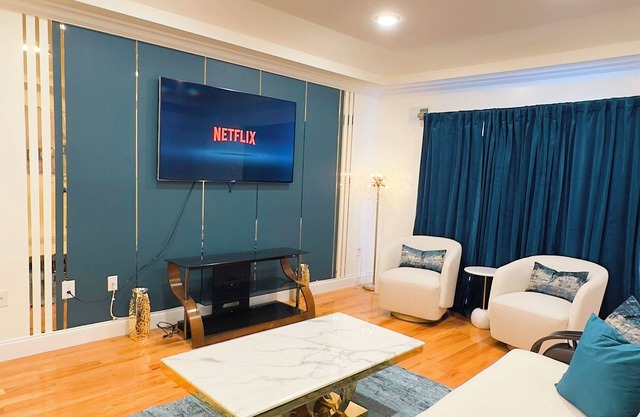 Luxurious 3-bedroom 2 bath near NYC train station, EWR