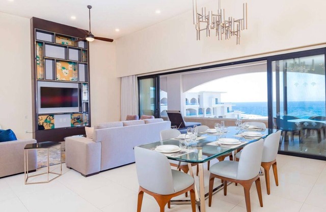 Luxurious 3BR Penthouse Villa la Valencia Cabo Sleeps 8; Available Jul 5-Jul 12