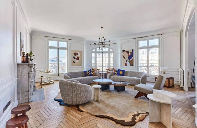 Luxurious 5BD Apartment, Parc Monceau