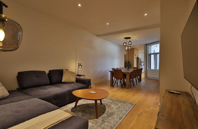 Luxurious 7BR Duplex in the Heart of Montreal – Spacious & Stylish Stay