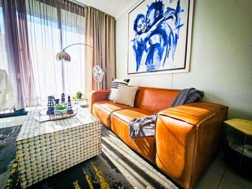 Luxurious, affordable Ellipse apartment