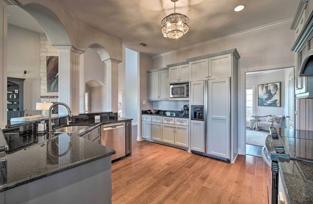 Luxurious Aggieland Retreat - 14 Mi to A&M!