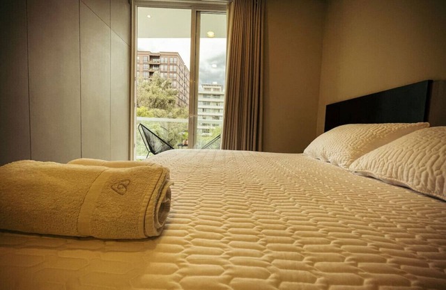 Luxurious atmosphere in an exclusive area, everything very close.