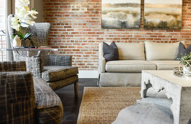 Luxurious Charm: Elegance with Exposed Brick Walls in New Orleans' CBD