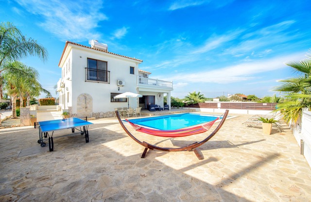 Luxurious Cyprus Villa | FREE unlimited WI-FI | Spectacular Views | Large Pool