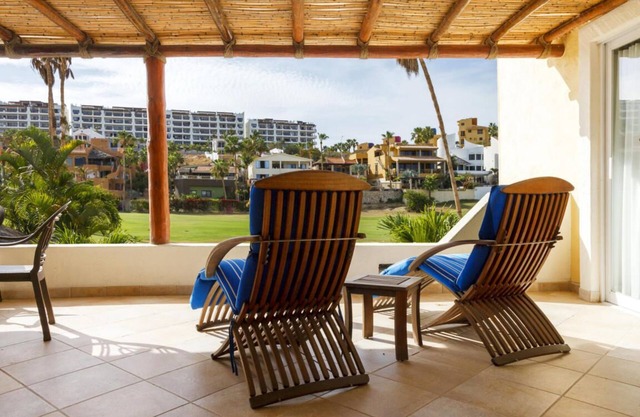 LUXURIOUS GOLF VILLA IN HOTEL ZONE- WALK TO BEACH/DOWNTOWN/RESORTS