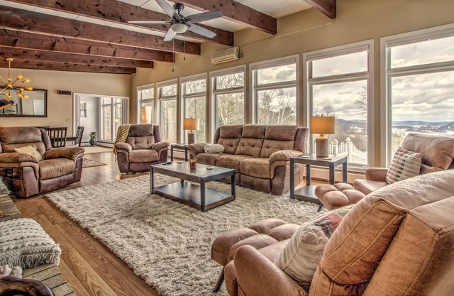 Luxurious Home w/ View of the CT River