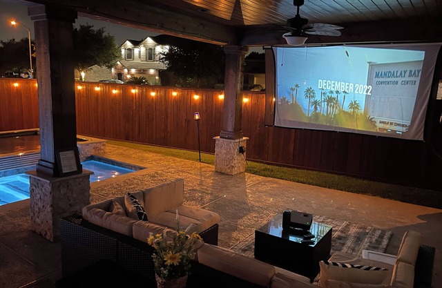 Luxurious Large Modern Home, heated spa and pool