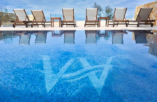 Luxurious Maisonette with Pool & Hot tub in Xaghra