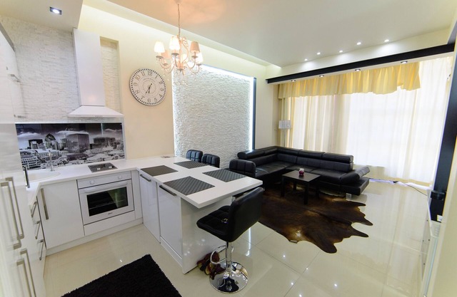 Luxurious & Romantic City Center Apartment