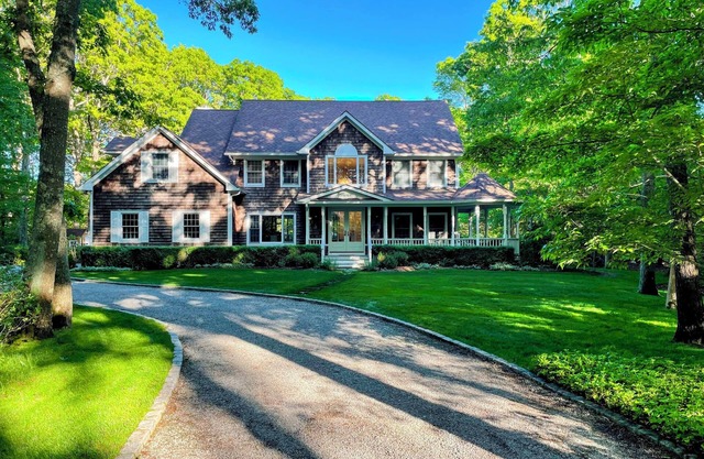 Luxurious Sagaponack Property, Newly Renovated. Spacious and Modern!