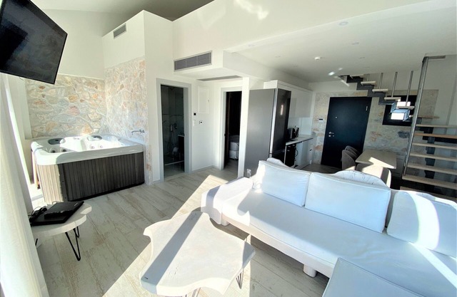 Luxurious Sea view Apartment with Jacuzzi