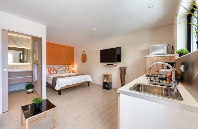 Luxurious studio in the heart of Grand Case, 20 meters from the beach, studio 2