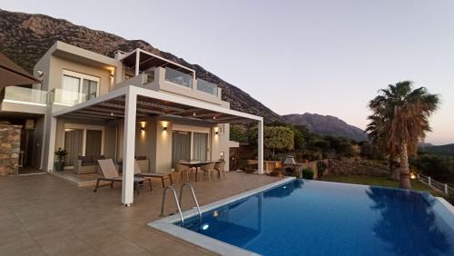 Luxurious Villa Tholos Crete