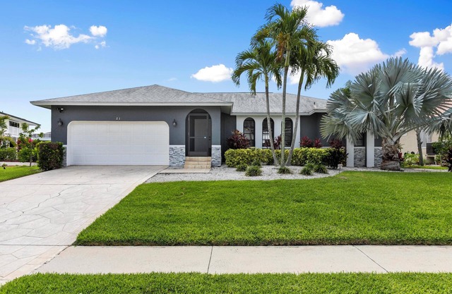 Luxurious Waterfront Oasis in Marco Island - Perfect for Families and Friends