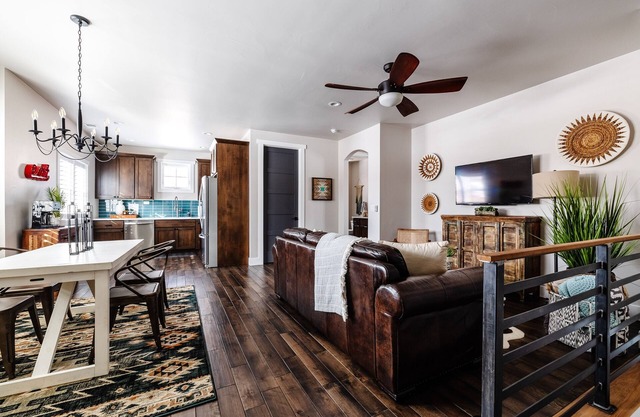 Luxury 1 bed - 1 bath Downtown Loveland