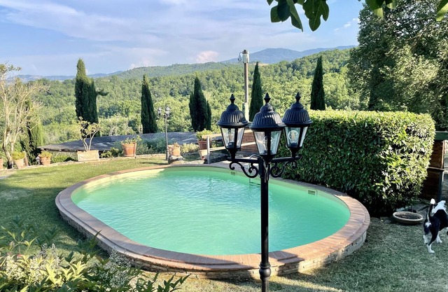 Luxury 1-bedroom house with the pool in Tuscany.
