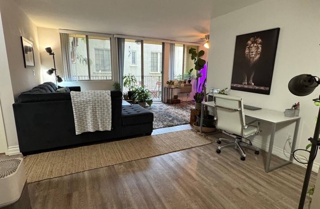 Luxury 1 bedroom vacation Apartment heart of Hollywood/Runyon Canyon