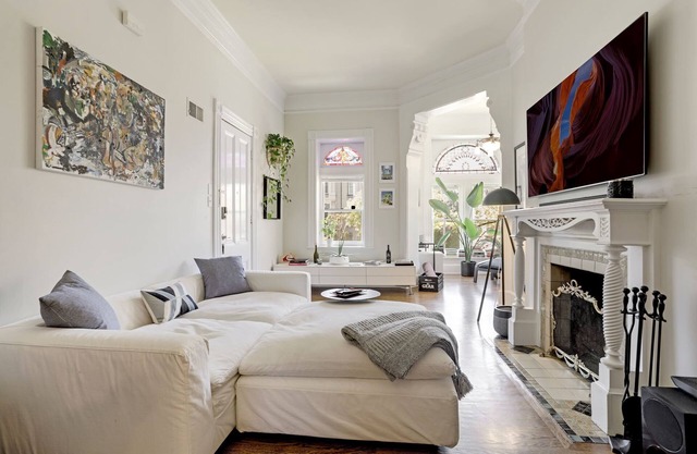 ⭐️LUXURY 1+Den Ideal Location Patio FirePit Grill⭐️