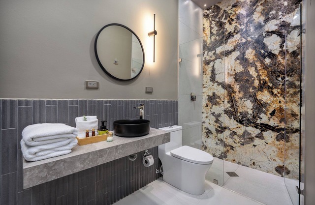 Luxury 12BR Penthouse Package right in Lleras Park