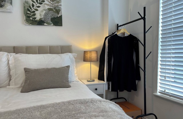 Luxury 2-bed Warwickshire Gem