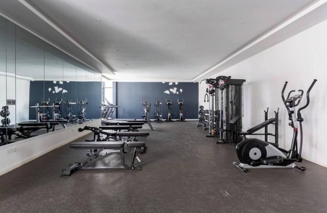 Luxury 2 bedroom Apartment-Riverside