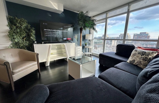 Luxury 2 bedroom with Lake View