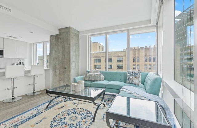 luxury 2 bedrooms with 2 bathroom in Fenway Boston