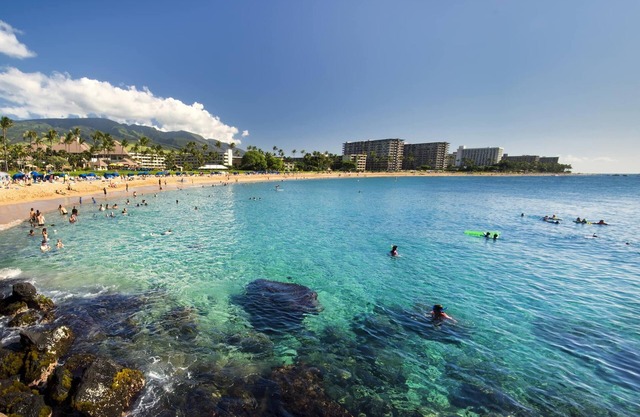 Luxury 2 BR Villa, sleeps 6, on Maui's World Famous Kaanapali Beach