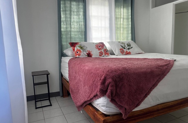 Luxury 2BR 5th Floor Escape ,Scenic Views, Montego Bay Executive Stay