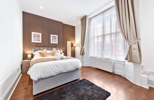 Luxury 2BR Balcony Kensington Flat for 6 Harrods