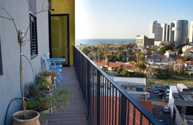 Luxury 2BR With sea views, gym,parking Balcony