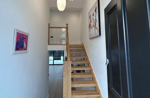 Luxury 3-4-Bed Home Near Aviva, D4