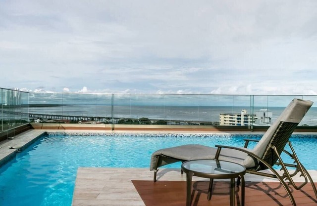 Luxury 3 Bedroom Oceanview apt parkingandbalcony
