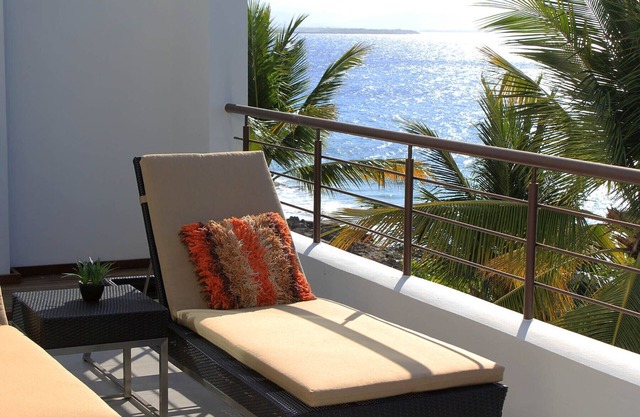 Luxury 3- Bedroom Penthouse On The Beach In El Batey