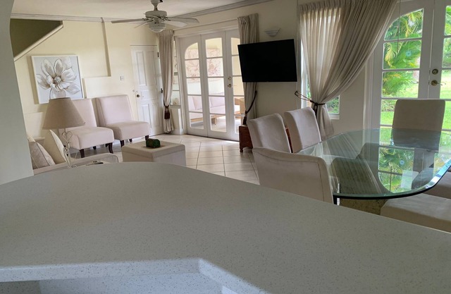 Luxury 3 br 3.5 bth townhouse in gated community