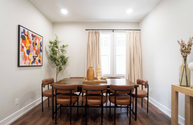 Luxury 3-Story Home Near NYC - 5BR, 9 Beds, Parking & Modern Comfort