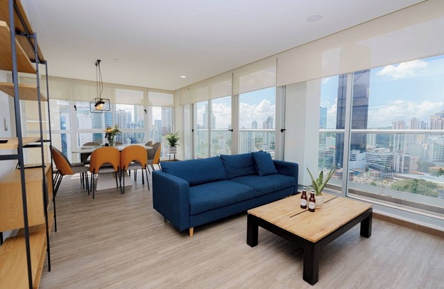 Luxury 3BR apt with Cityview free parkingandbalcony
