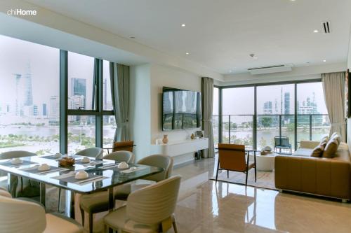 Luxury 3BR Riverside Opulence - Panoramic CBD D1