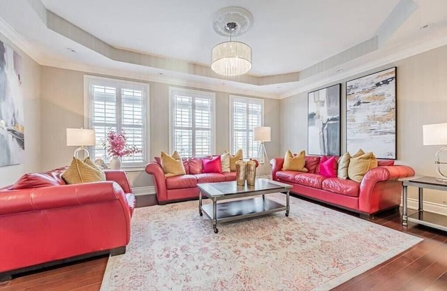 Luxury 4BR-3.5Bath House 3000 SQFT