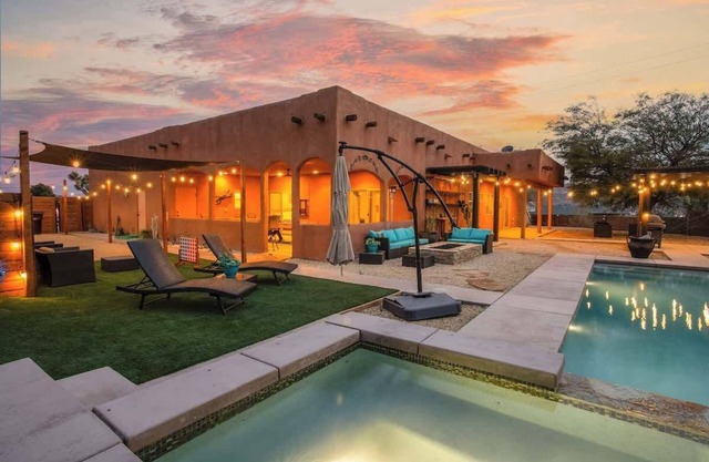 Luxury 4BR Joshua Tree House w/heated Pool