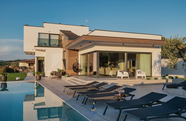 Luxury 4BR Villa with Pool, Jacuzzi, and Sauna