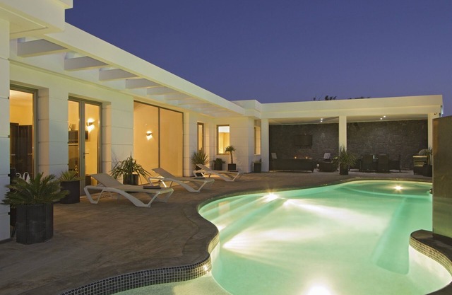 Luxury 5 bed 5 bath Villa in Los Mojones