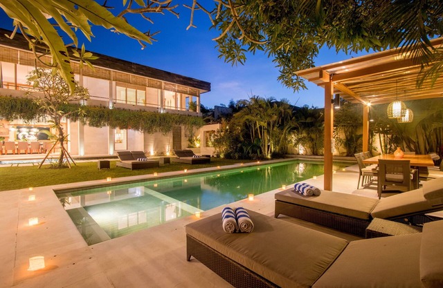 Luxury 5 Bedrooms Villa with Private Pool